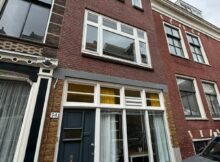 Woning aan de Hogewoerd te Leiden