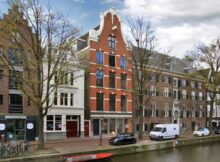 Woning aan de Oudezijds Voorburgwal te Amsterdam